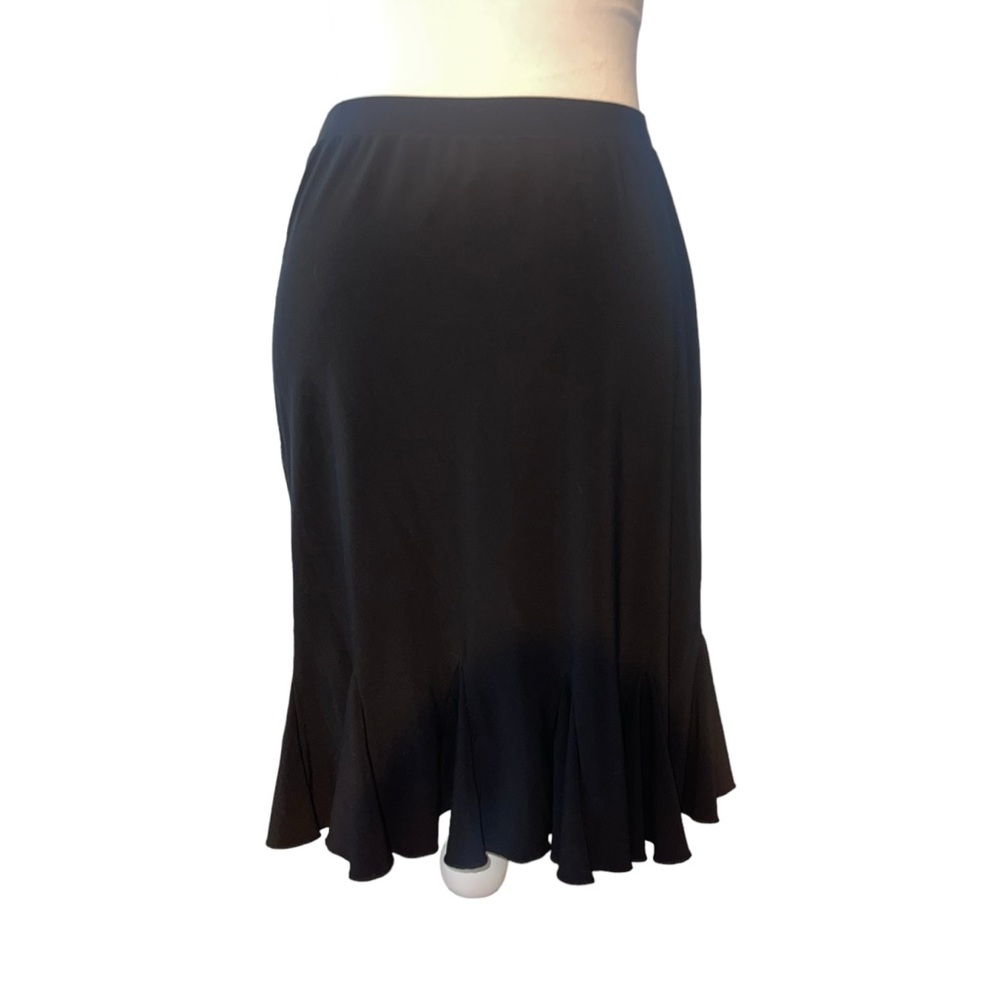 WHBM. Classic Black Skirt. Sz: XS. Stretchy. Figure flattering & forgiving 💕 - Picture 6 of 12